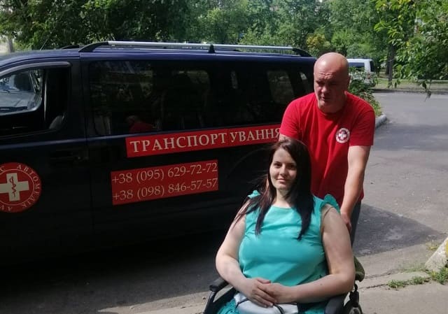 Заказать машину для перевозки лежачего больного